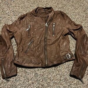 Faux brown leather jacket Many zippers & pockets